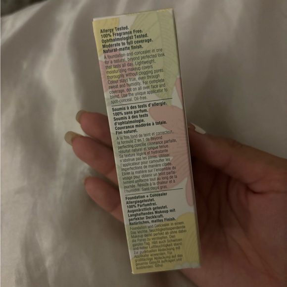 Clinique beyond perfecting foundation + concealer - Picture 3 of 6